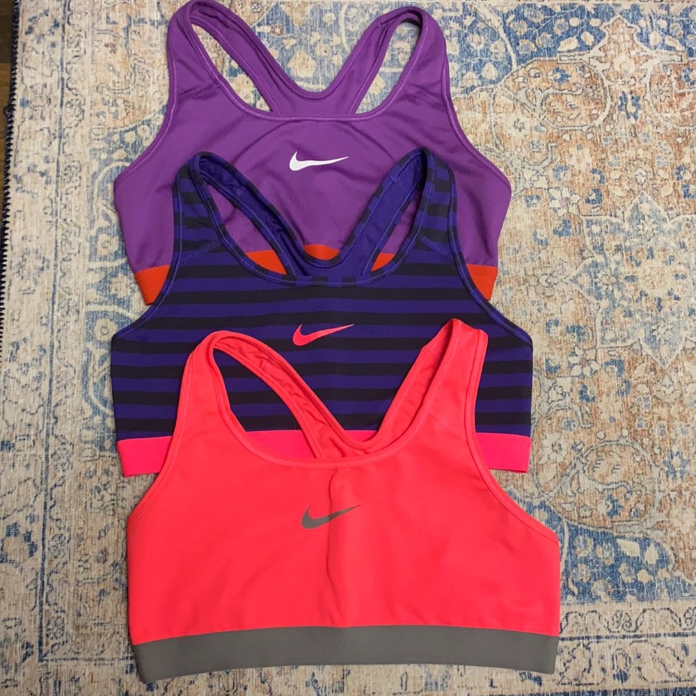 Nike sports bra lot of 3